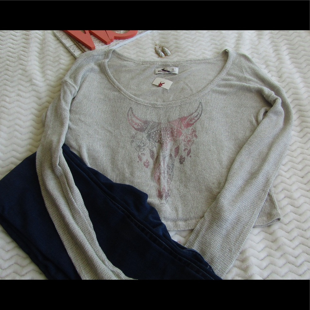 Hollister Bull Design Long Sleeve Top Cute